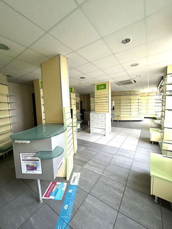 Commerce à PIERRE-BENITE