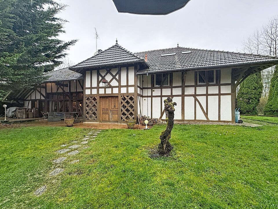 Maison de caractere de 327m2 - photo 2