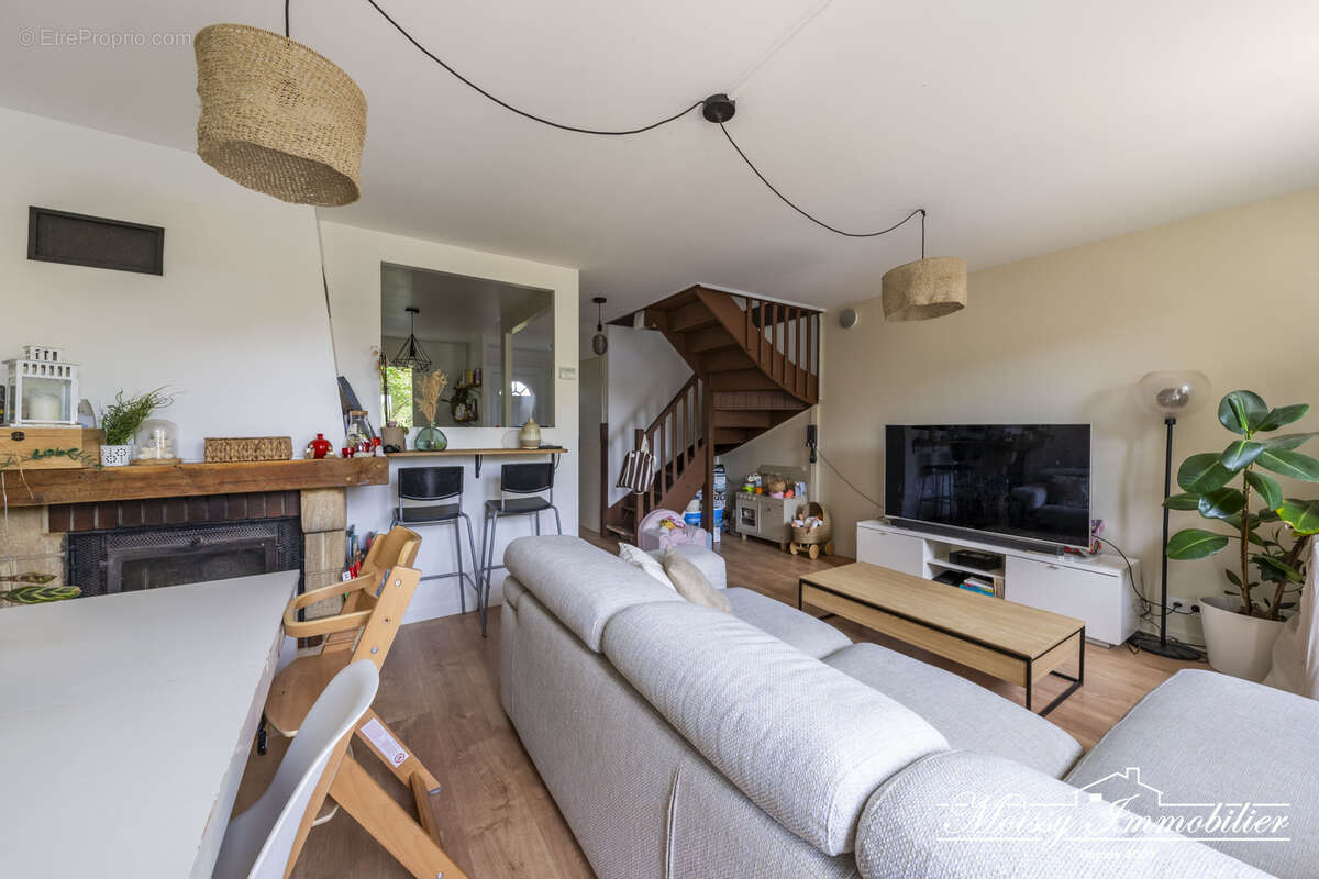 Maison à MOISSY-CRAMAYEL