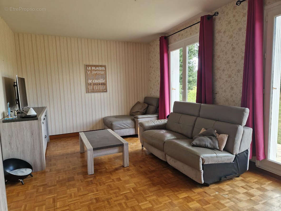 Maison à SAINT-THURIAU