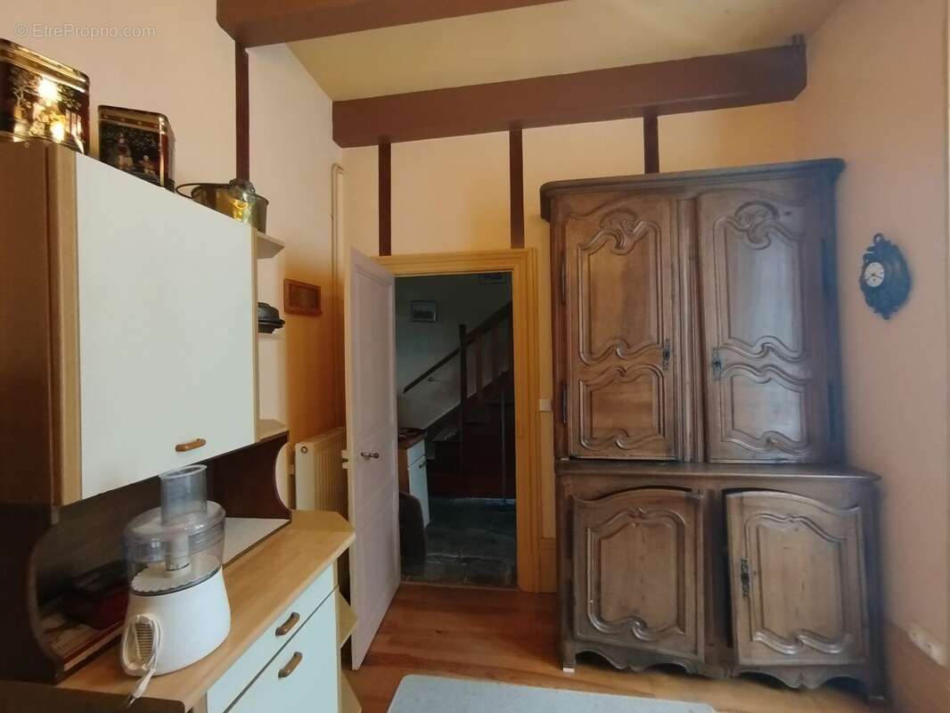 Maison à BESSE-ET-SAINT-ANASTAISE