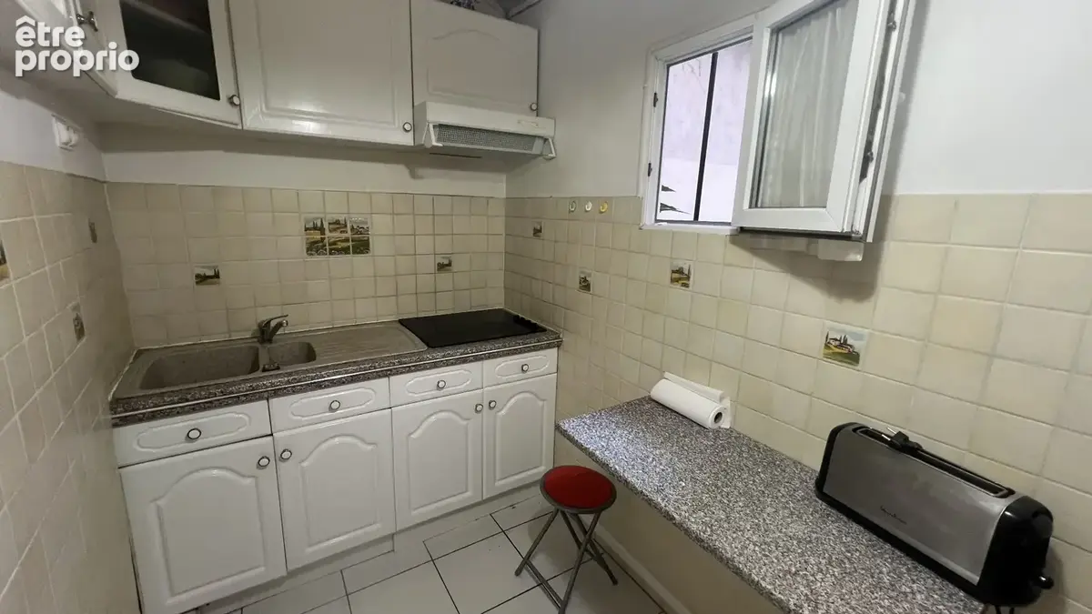 2 pièces - Petit prix proche Métro - Ravalement vôté/payé - photo 3