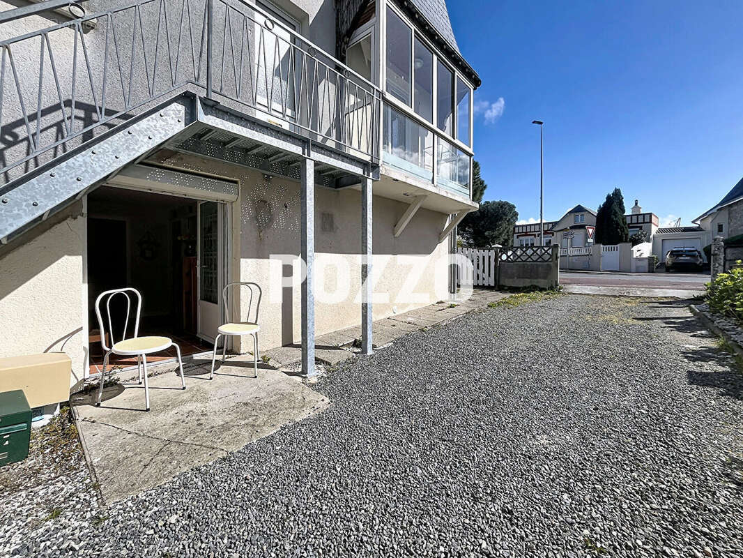 Appartement à DONVILLE-LES-BAINS