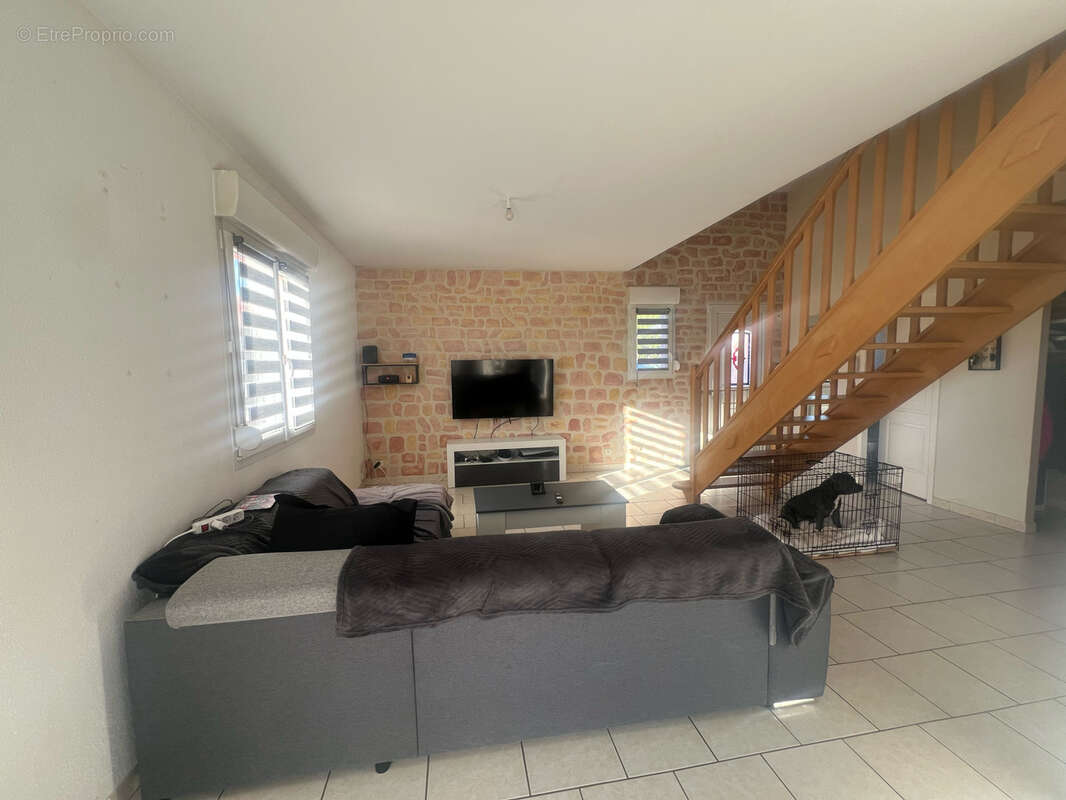 Maison à AMBLANS-ET-VELOTTE