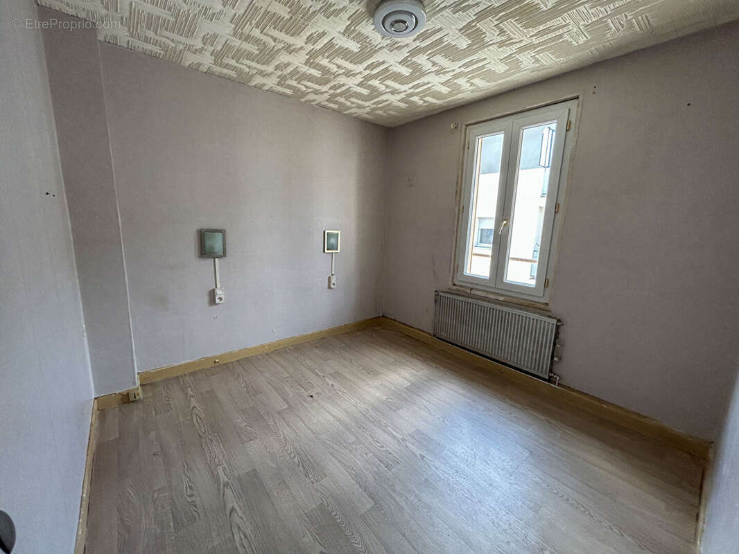 Maison à COMMENTRY
