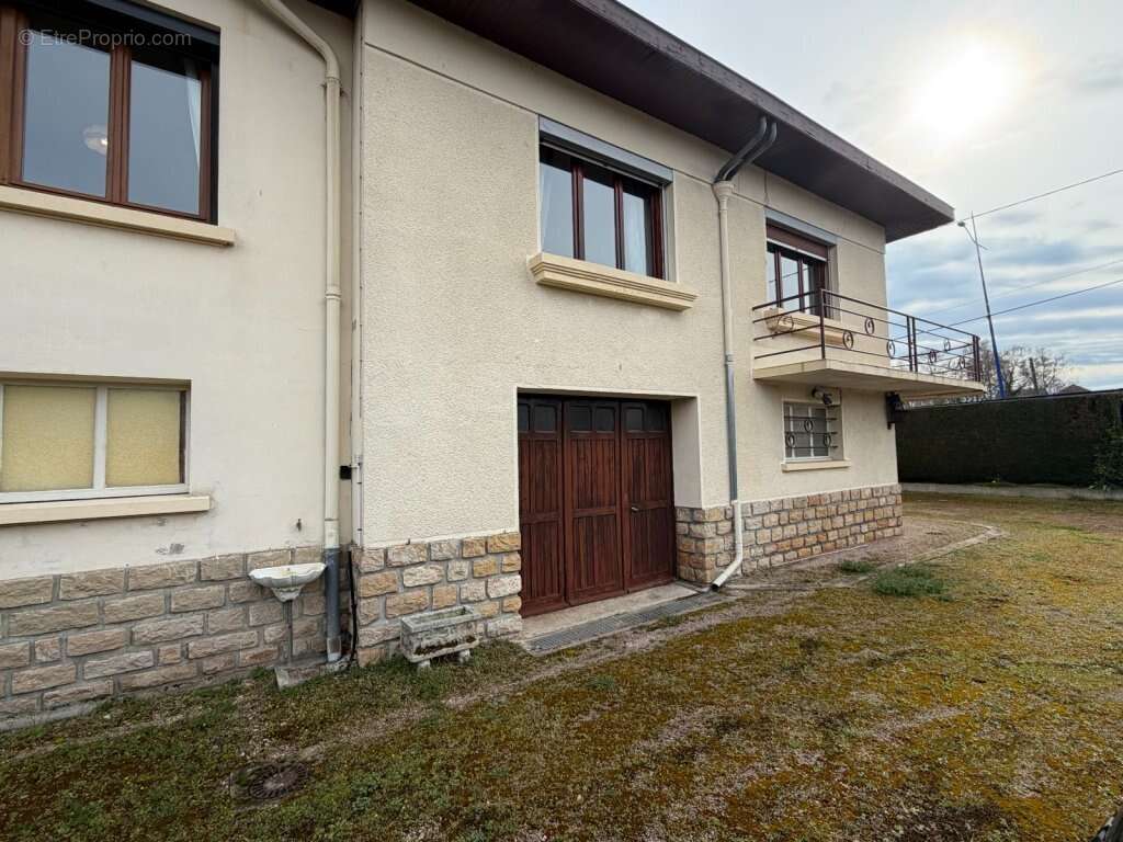 Maison à ECUISSES