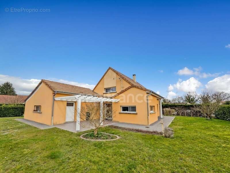 Maison à SAINT-GERMAIN-DU-PLAIN