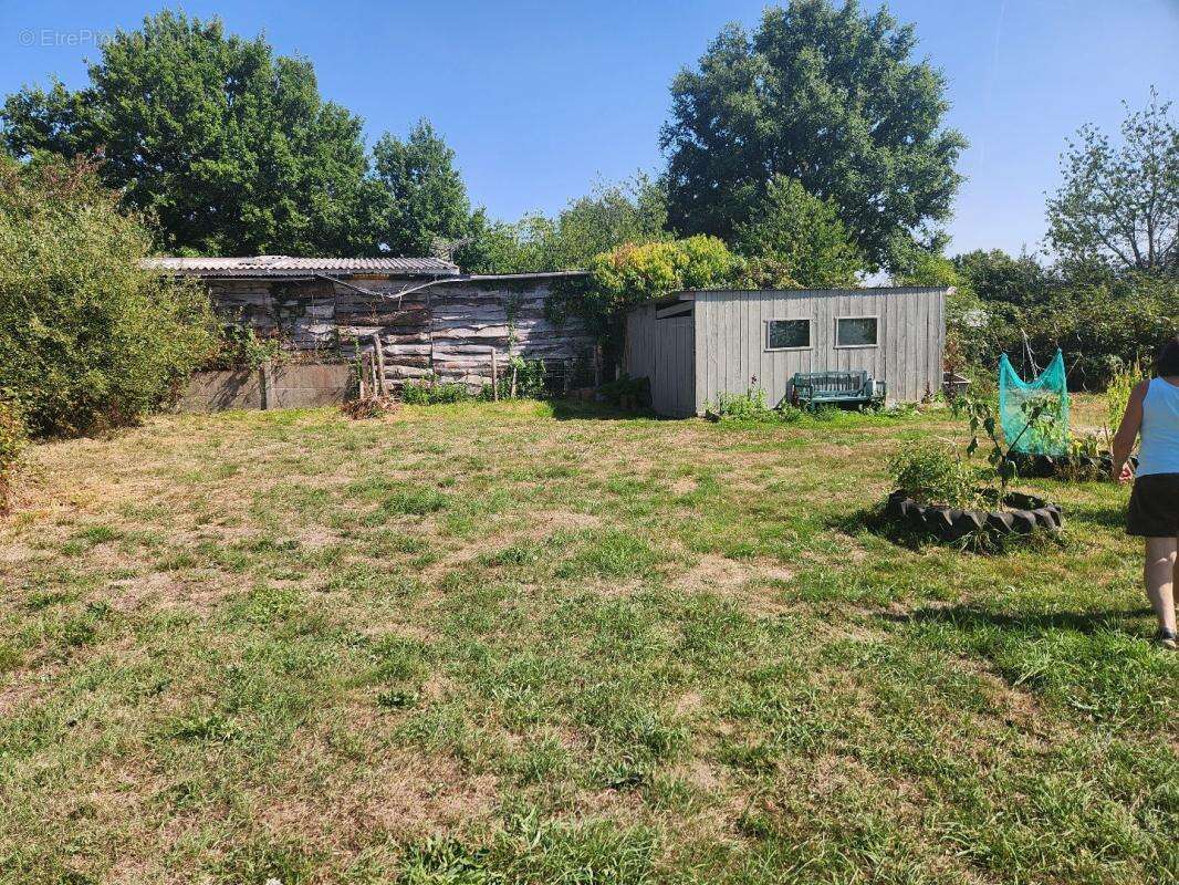 Maison à BUSSIERE-POITEVINE
