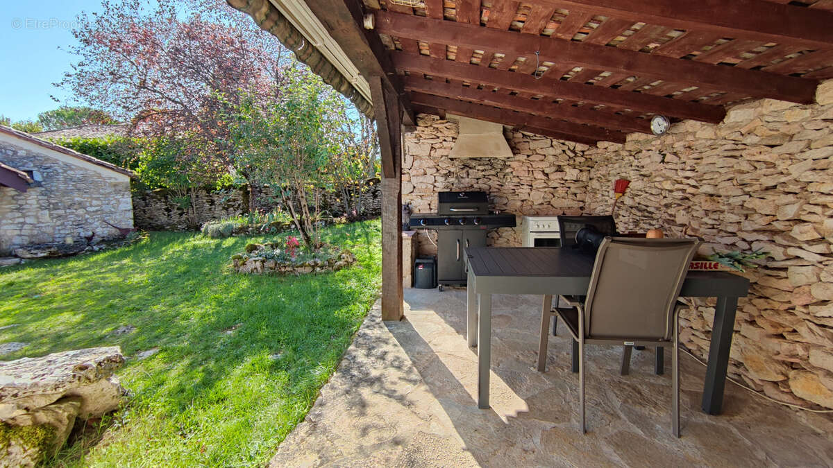 Maison à VILLESEQUE