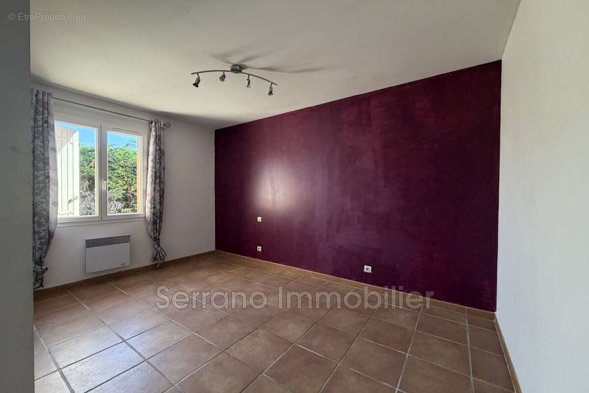Maison 109 m² à Rognonas  - photo 6