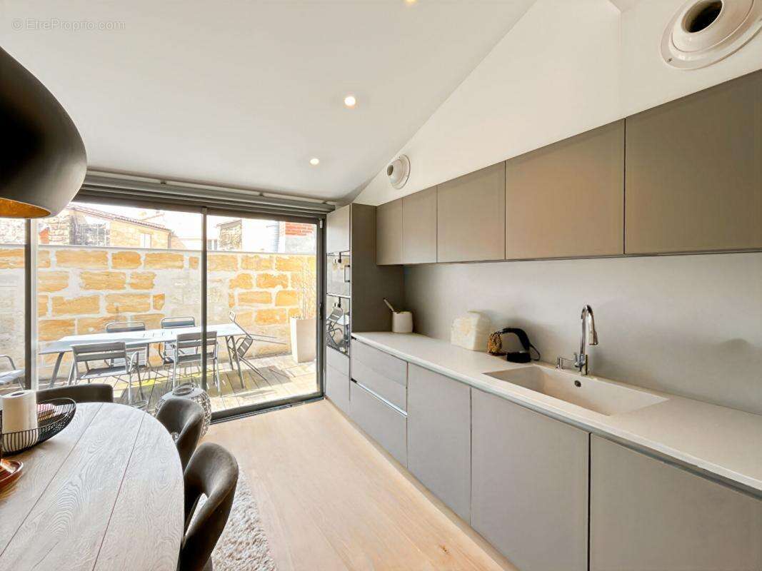 Appartement à BORDEAUX