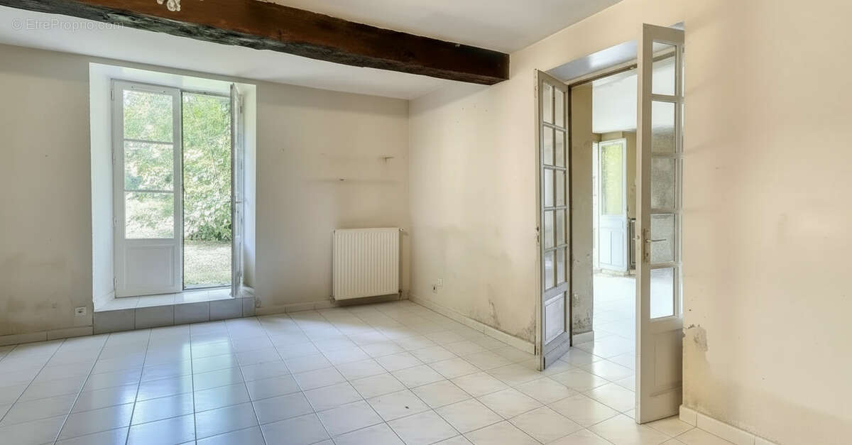 Maison à MANZAC-SUR-VERN