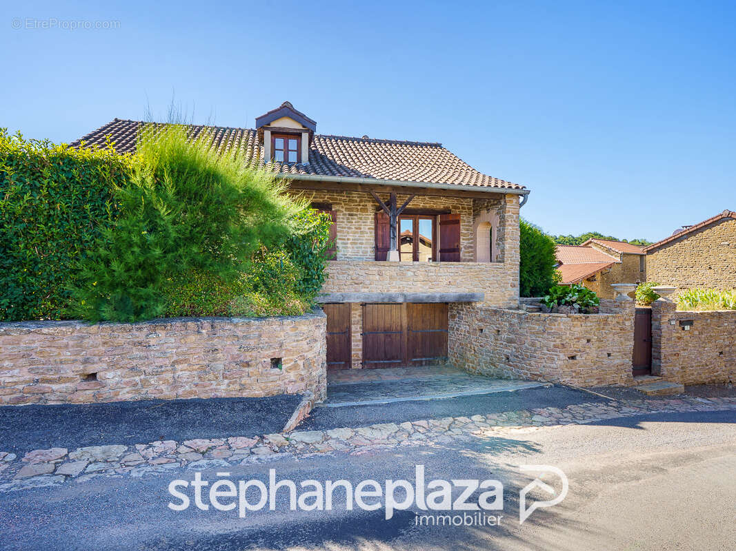 Maison à CLUNY