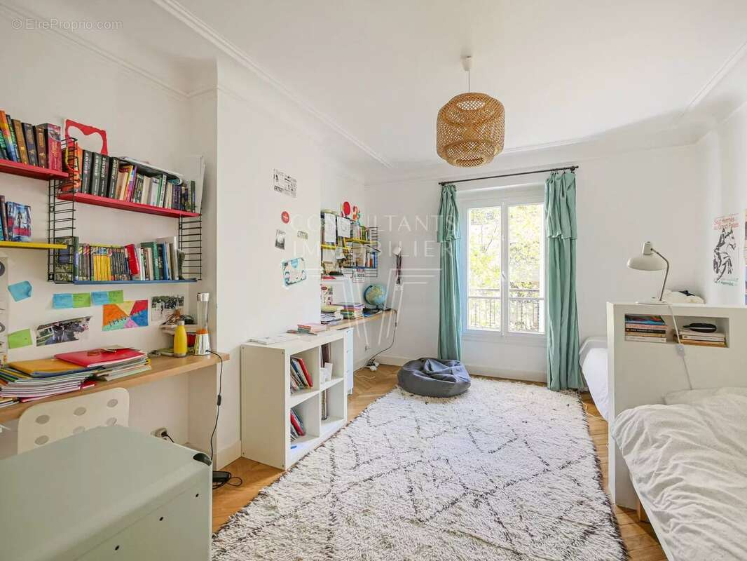 Appartement à PARIS-16E