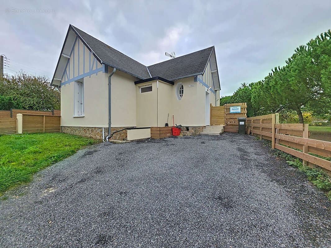 Maison à SAINT-PAIR-SUR-MER