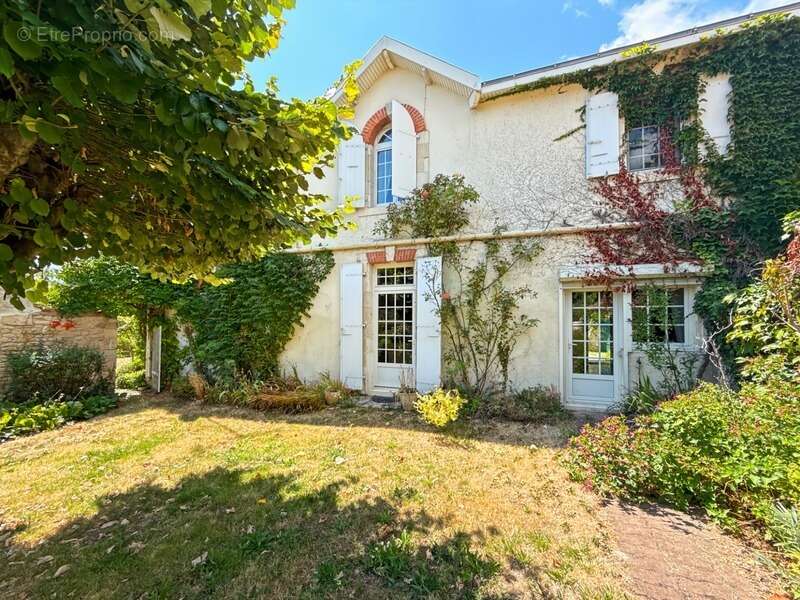 Maison à AYTRE