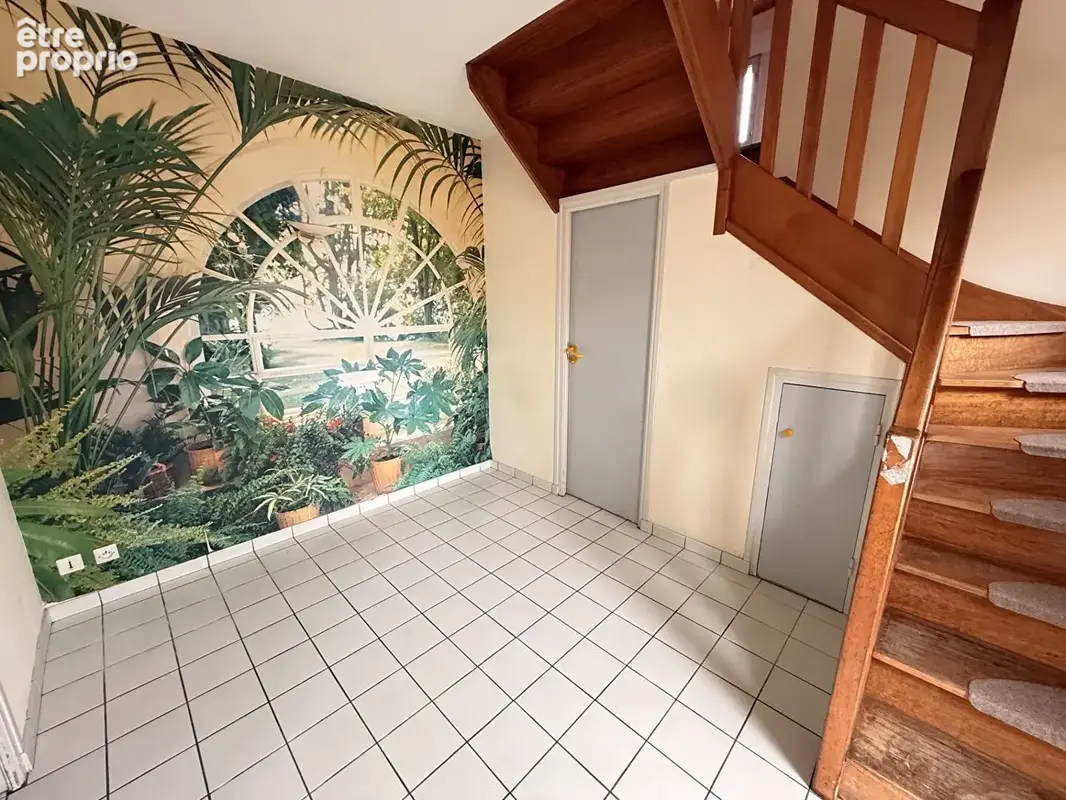 SANTEC, proche commerces, maison de 1989 à réaménager. - photo 2