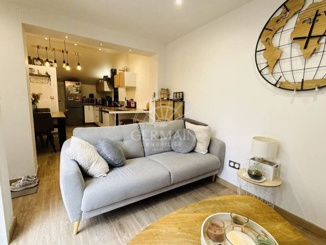 Maison à L'ISLE-SUR-LA-SORGUE