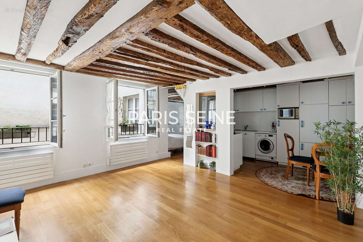 Appartement à PARIS-1E