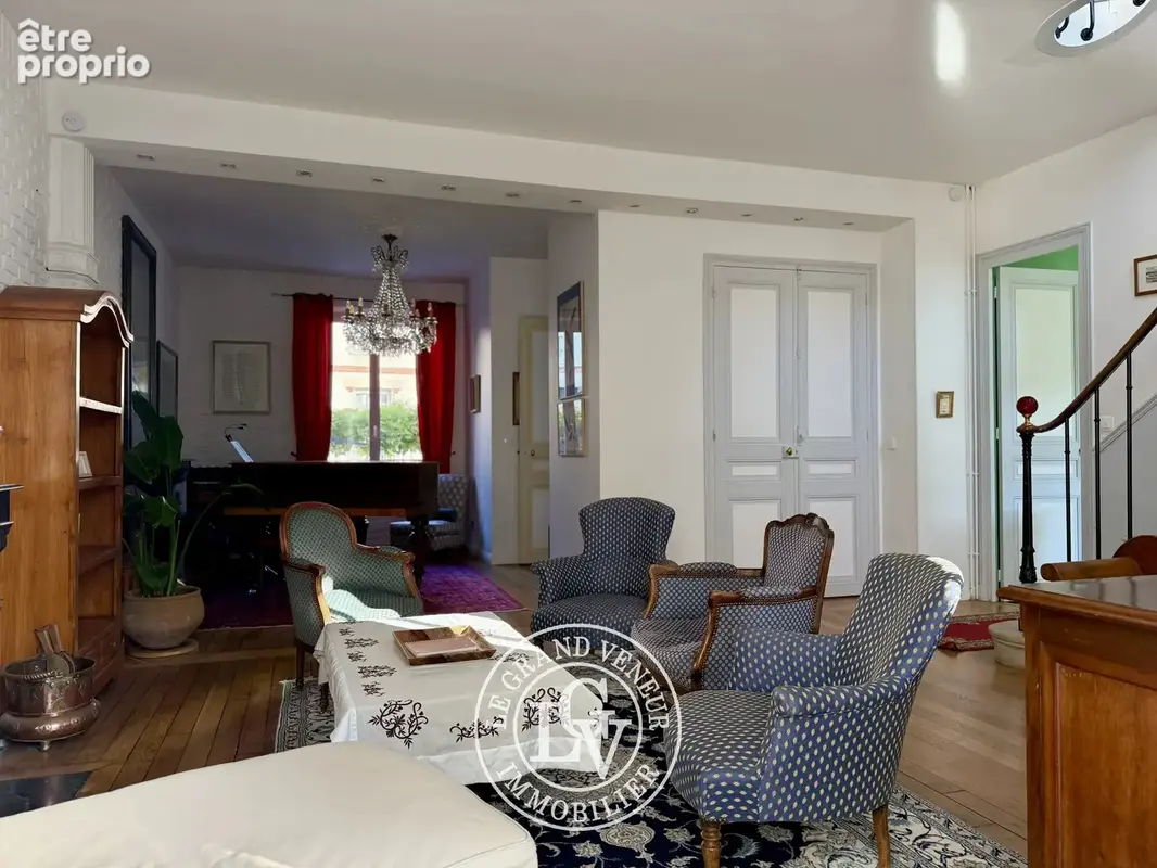 Fontainebleau – élégante maison bourgeoise de 227 m² avec jardin, véranda et garage - photo 12