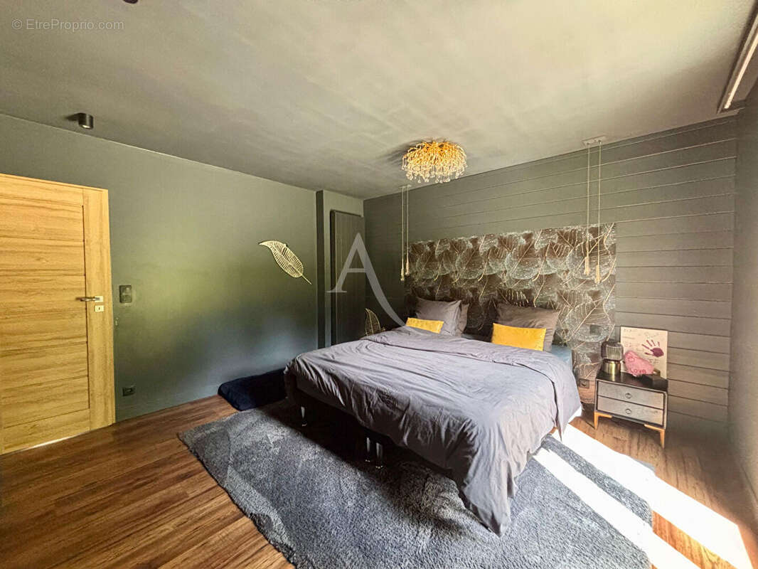 Maison à NEUVILLE-SUR-OISE