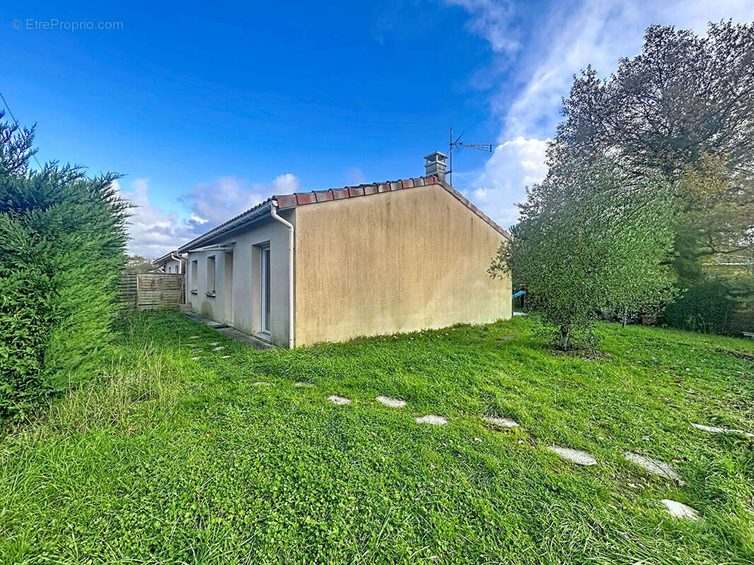 Maison à AMBARES-ET-LAGRAVE