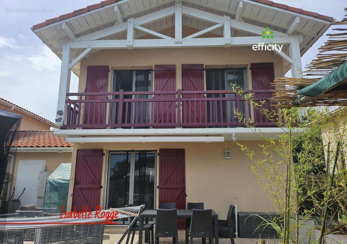 Maison à SAINT-MARTIN-DE-SEIGNANX