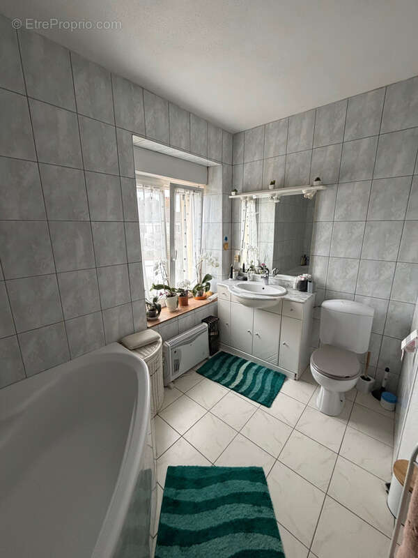 Appartement à SAINT-GORGON-MAIN