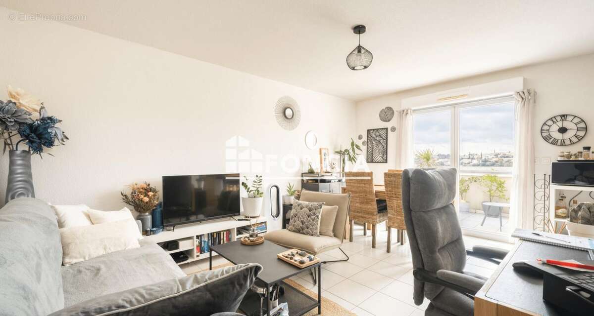 Appartement à JUVIGNAC