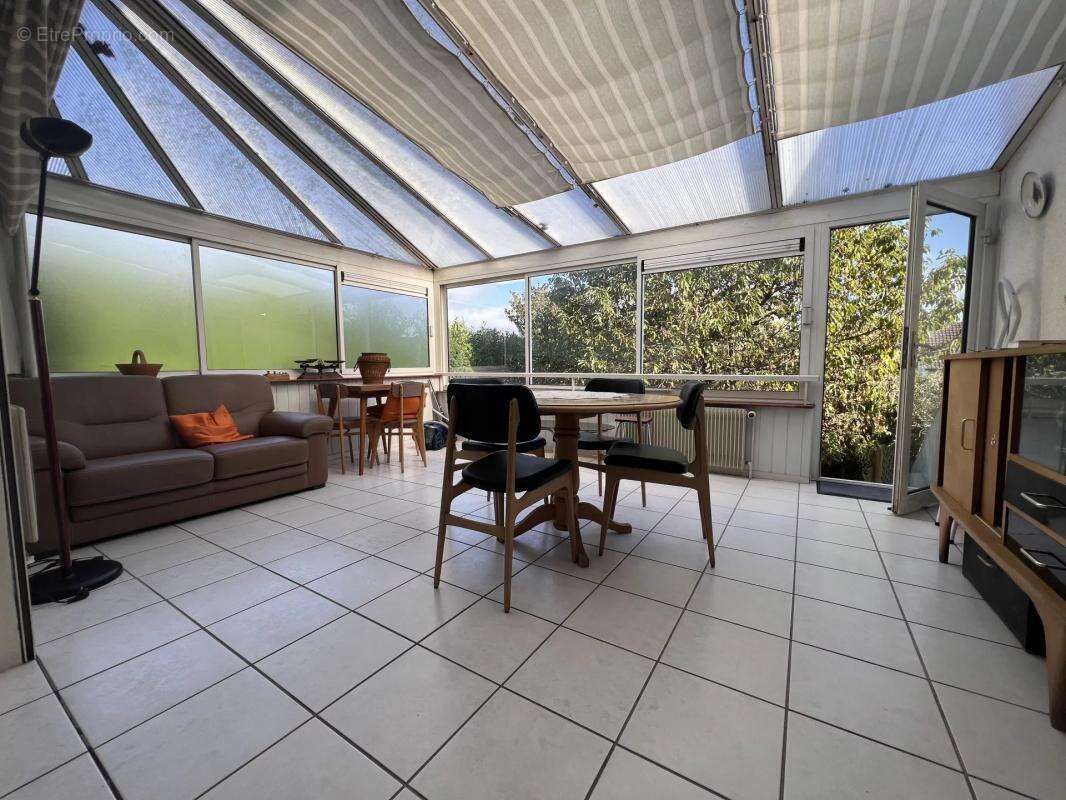 Maison à LES CLAYES-SOUS-BOIS