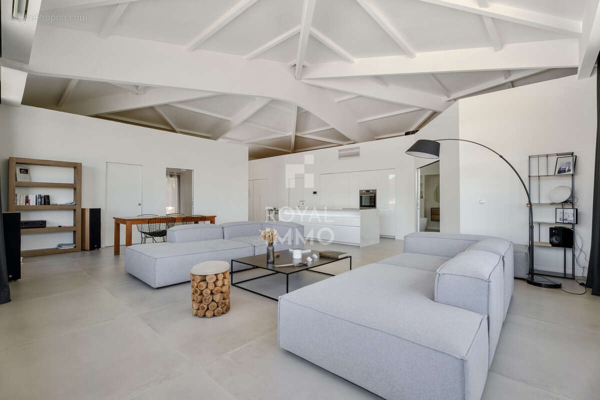 Appartement à SIX-FOURS-LES-PLAGES