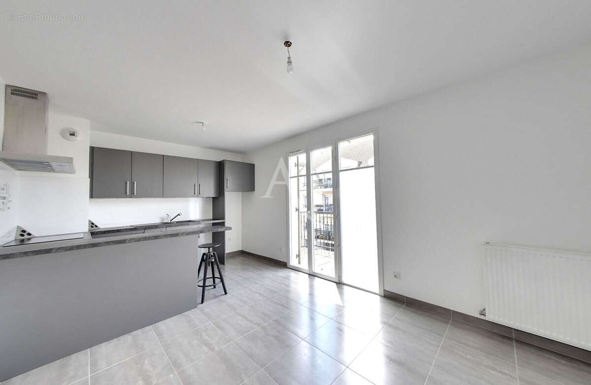 Appartement à OZOIR-LA-FERRIERE