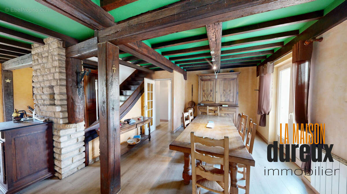 Maison à ARC-LES-GRAY