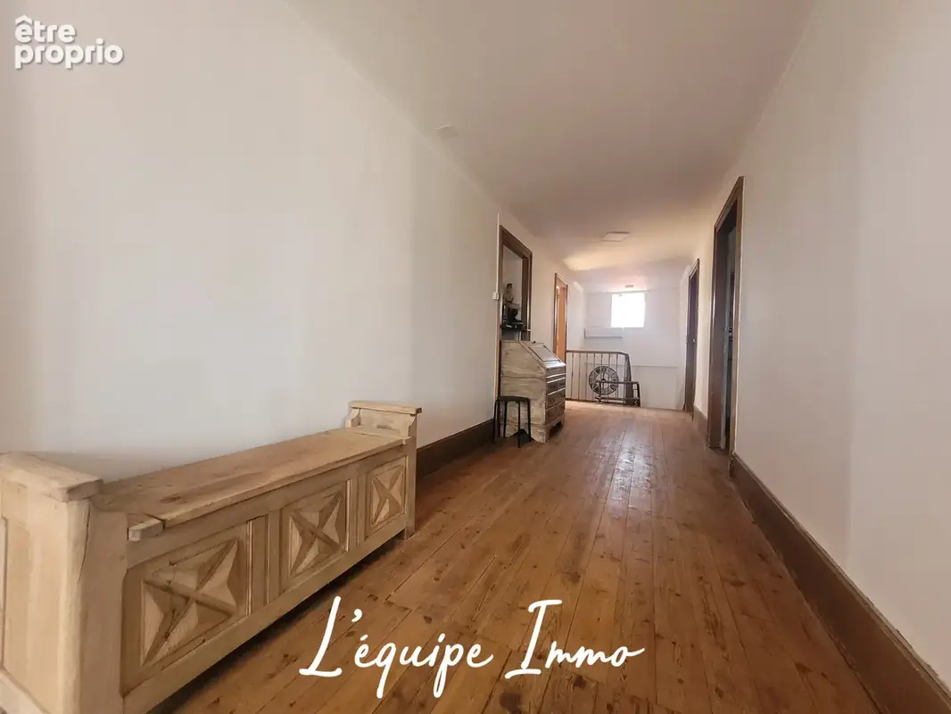 Maison de maître rénovée au cœur de Saramon comprenant  6 chambres avec jardin - photo 9