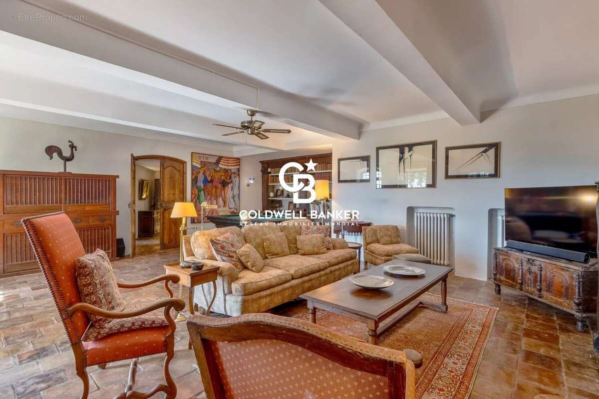 Maison à LA GARDE-FREINET