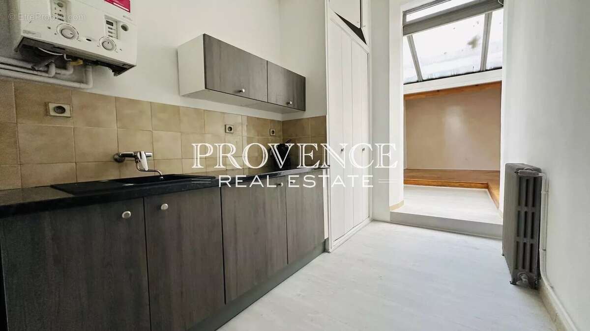 Commerce à MARSEILLE-6E