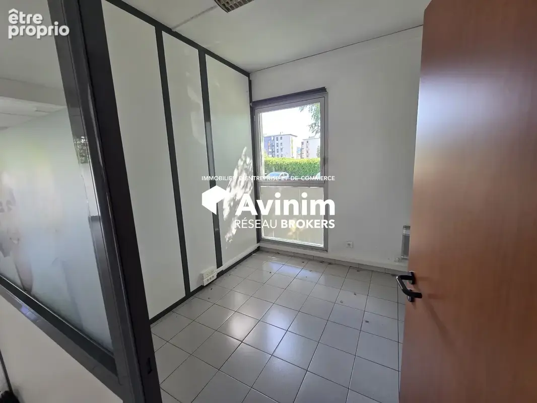 Commerce 305 m² à Oyonnax  - photo 5
