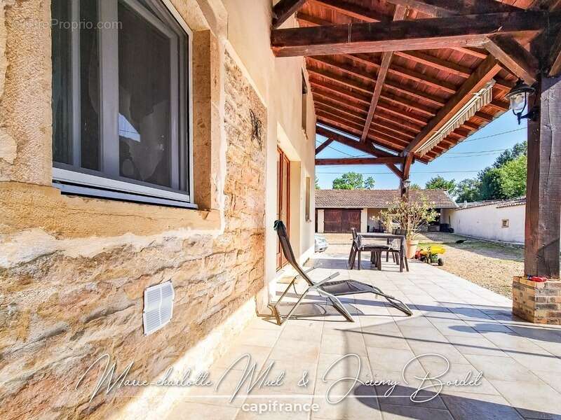 Maison à PONT-DE-VAUX