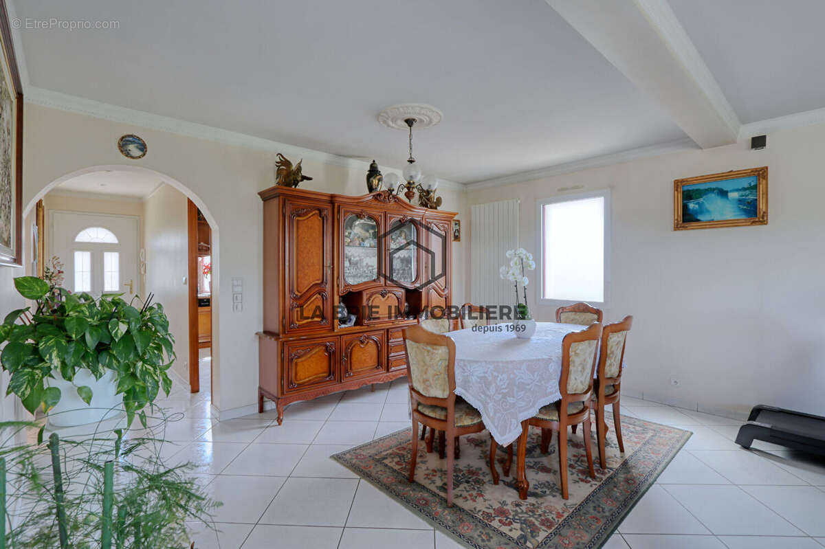 Maison à VILLECRESNES