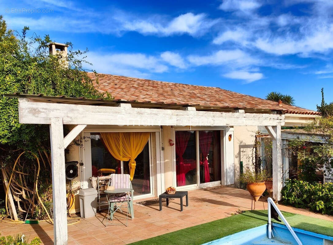 Villa de plain pied avec piscine - photo 2