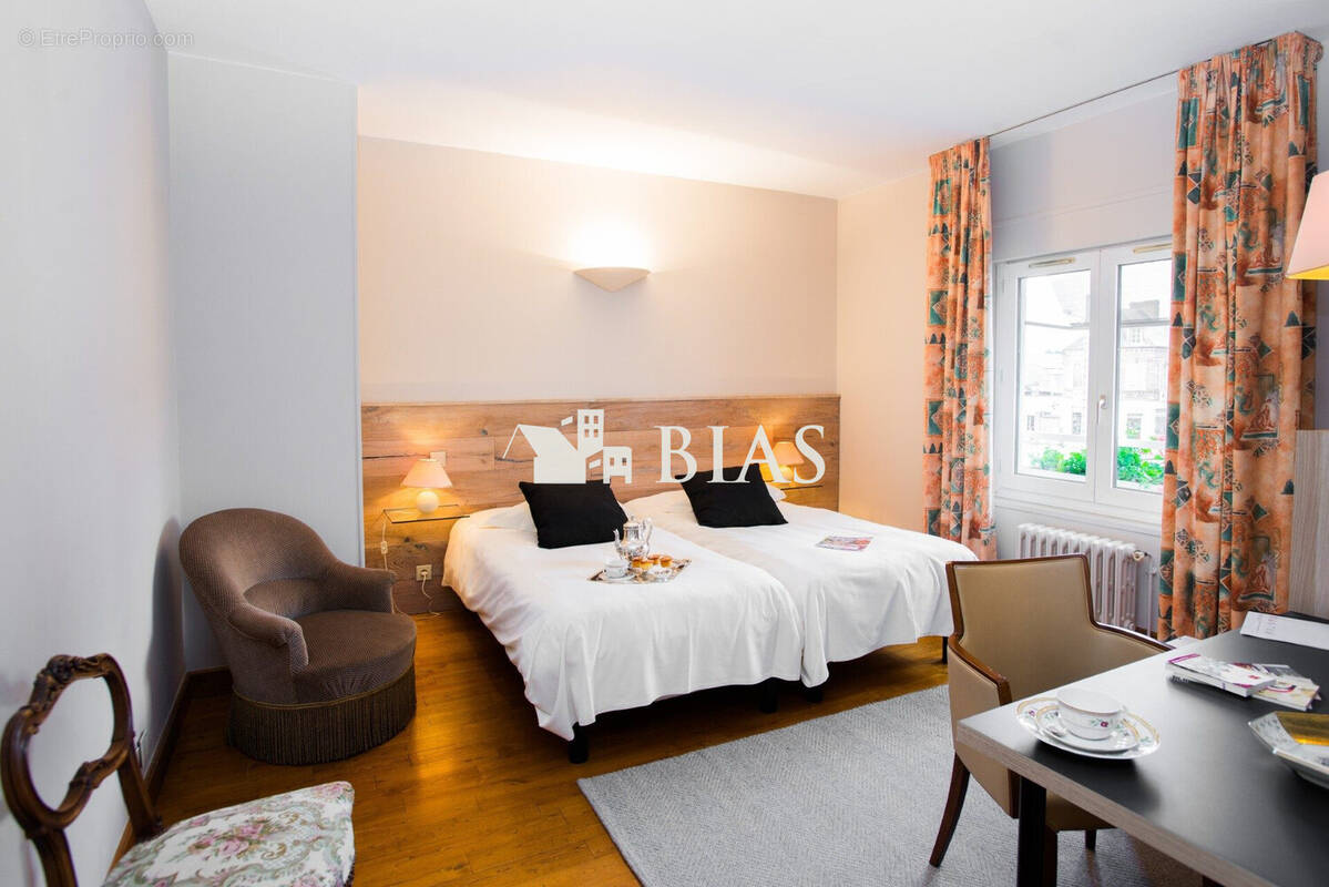 Appartement 1200 m² à Brionne  - photo 3