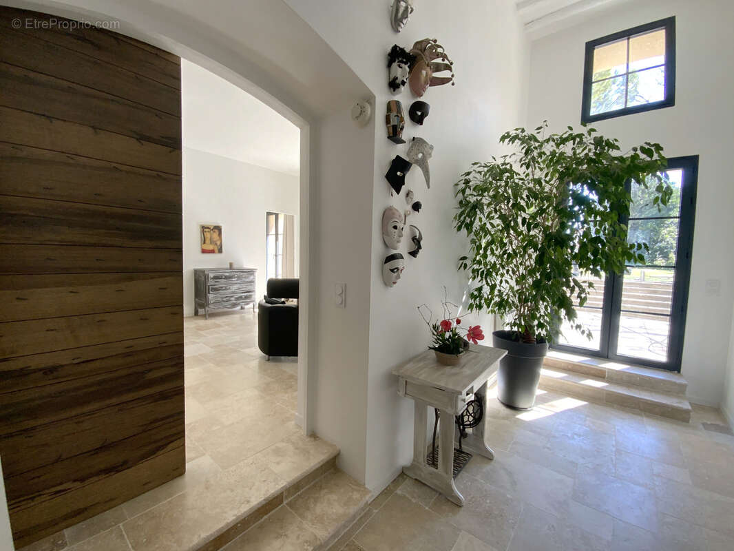 Propriété d'exception à 350 m du centre d' Uzès à pieds. - photo 6