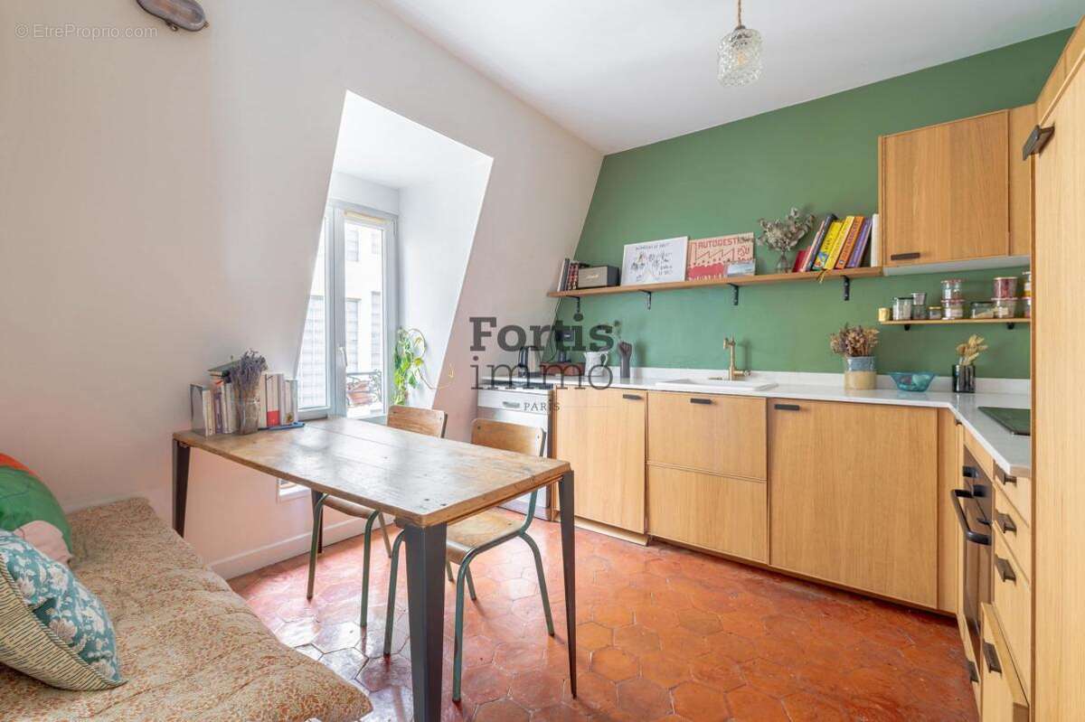 Appartement à PARIS-10E