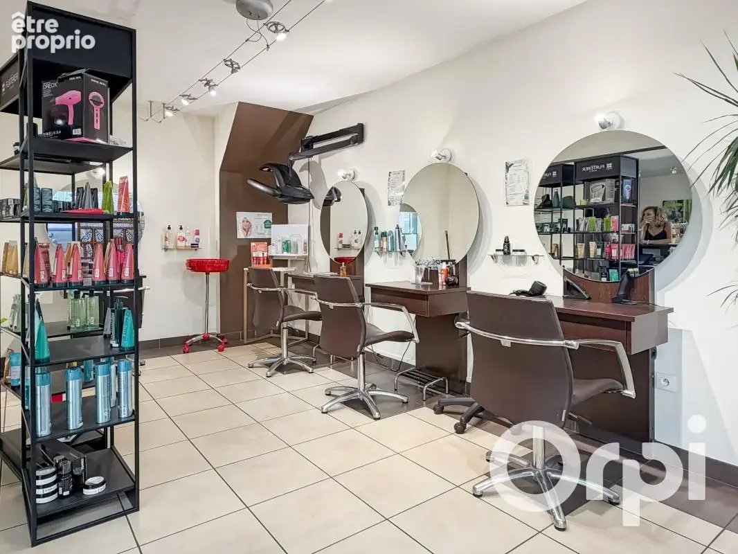 Fonds de commerce à vendre – salon de coiffure & institut de beauté quartier mellinet – emplacement de choix – clé en main - photo 2