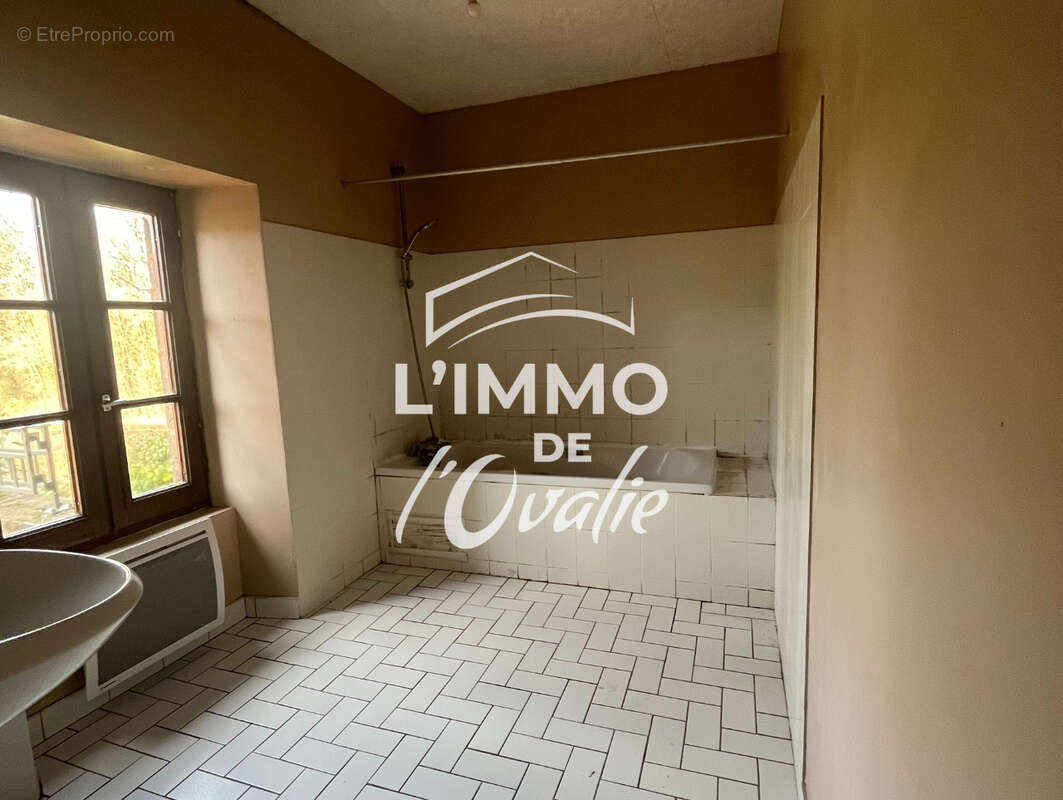 Maison à LES QUATRE-ROUTES-DU-LOT