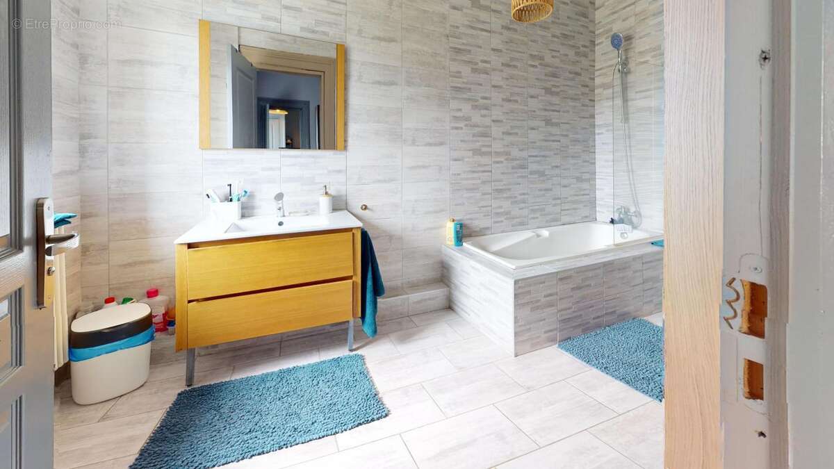 Maison de 187m² sur un terrain de 1 are 71 - photo 7