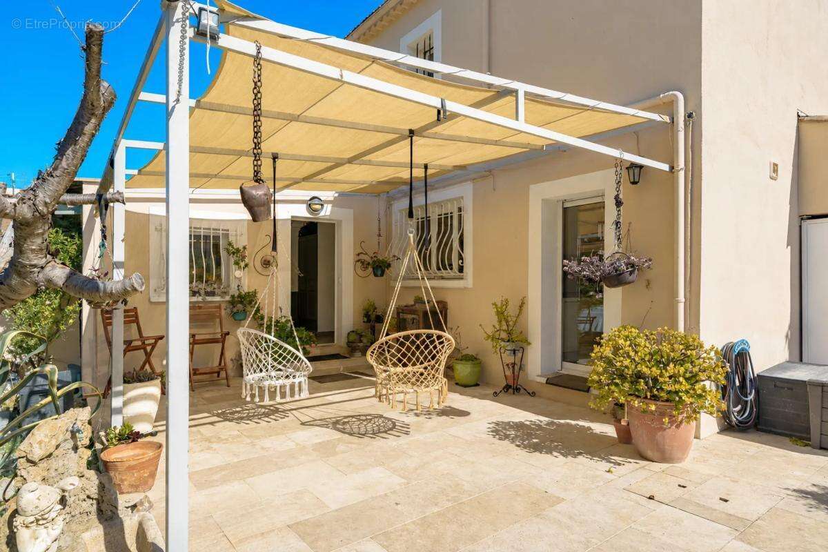 Maison à LA VALETTE-DU-VAR