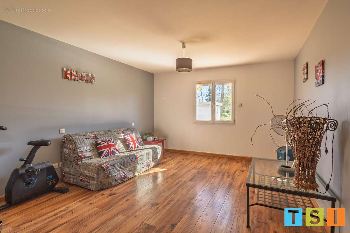 Maison à MONTESQUIEU-VOLVESTRE