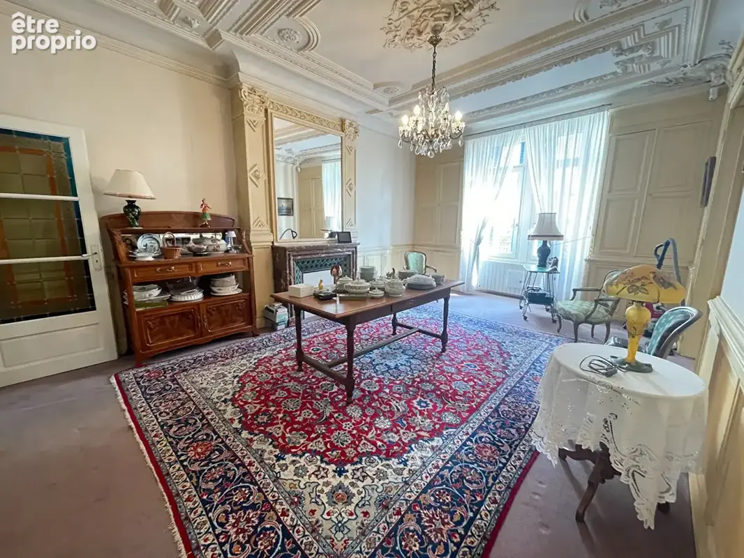 Bar le Duc, plein centre : Maison de caractère en TBE avec moulures et boiseries. - photo 6