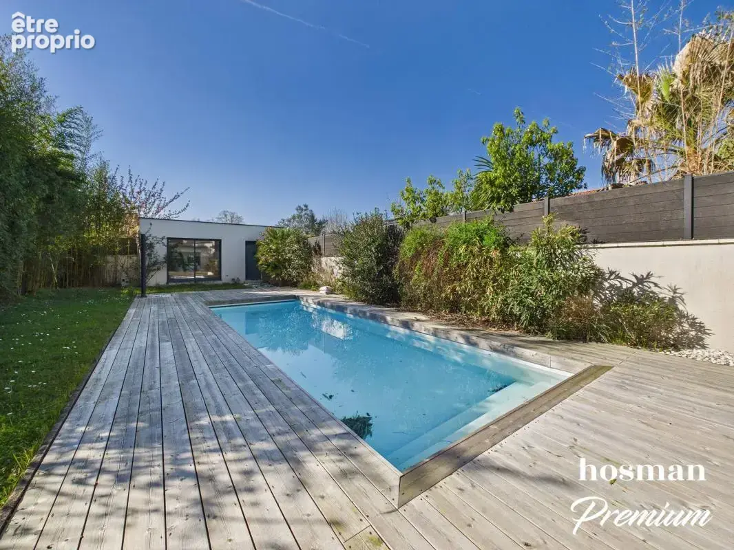 Maison de 160 m² avec piscine, terrasse, garage, dépendance - Stéhélin Bordeaux - photo 16